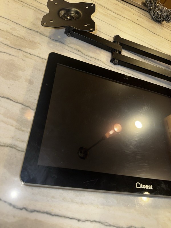 Elo Toast POS Kitchen Display KDS Touchscreen Monitor Wall Mount NO POWER CORD gallery