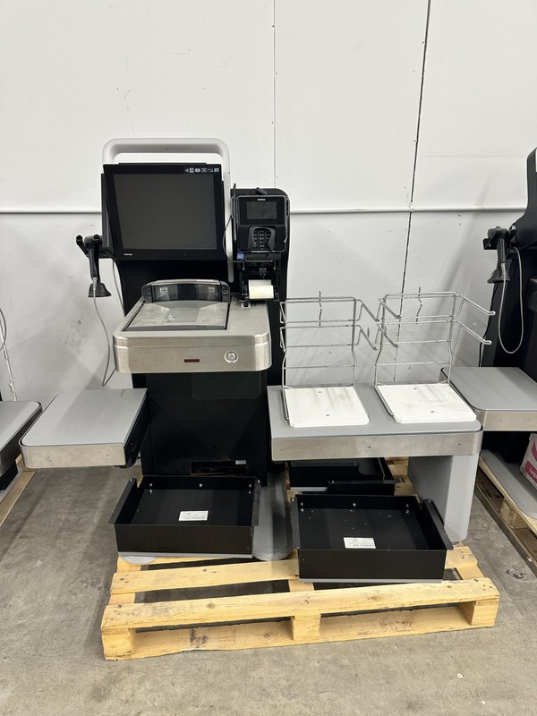 Self Checkout POS Kiosks – Toshiba TCx800 E15 15.6″
