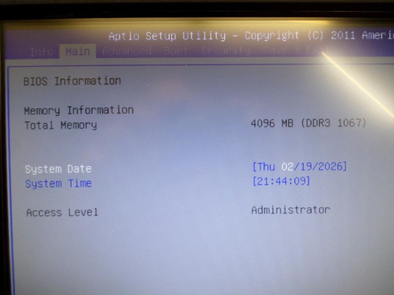Wincor Beetle M-II Plus w/ Wincor Nixdorf BA83 15" Monitor and Stand gallery