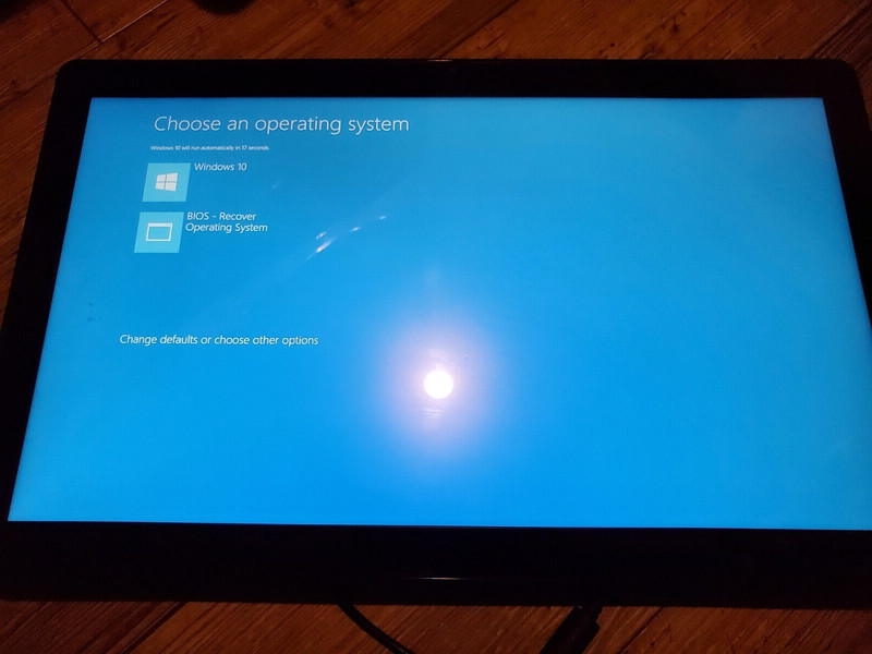 ELO ESY22i5 Touch Screen AiO POS Computer - i5 / 4GB DDR4/128GB SSD/Wi-Fi/Win 10 gallery