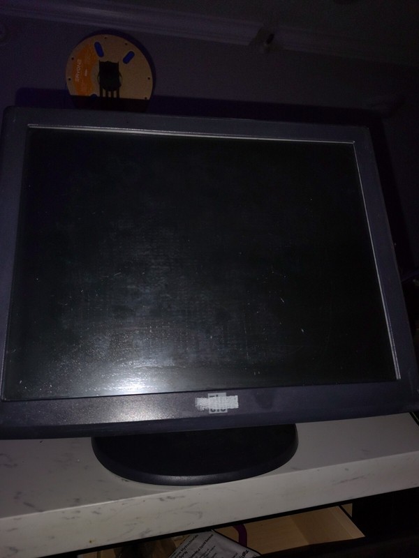 2 ELO Toast POS System 1Touchscreen ESY10i1+TD100