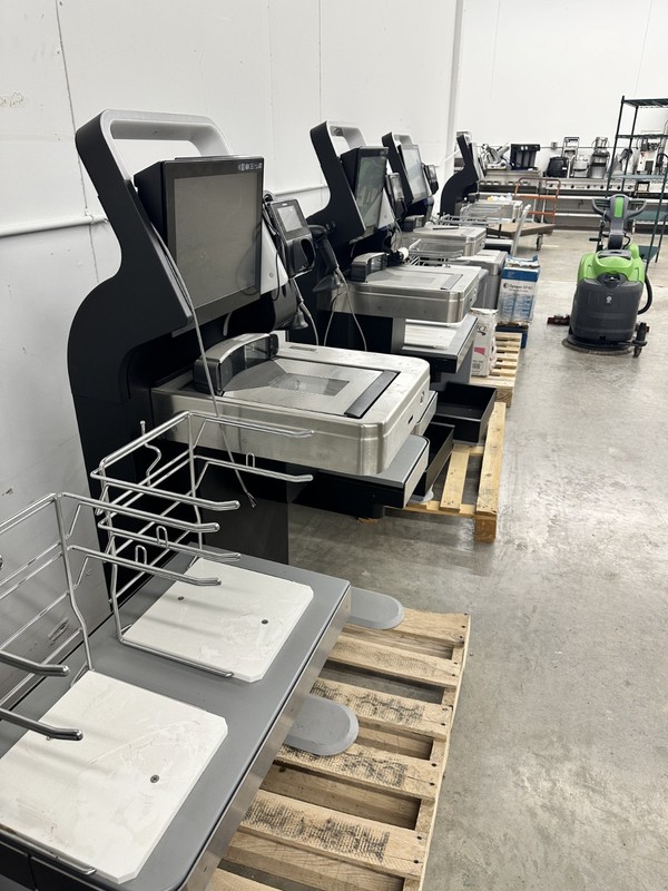 Self Checkout POS Kiosks - Toshiba TCx800 E15 15.6" gallery