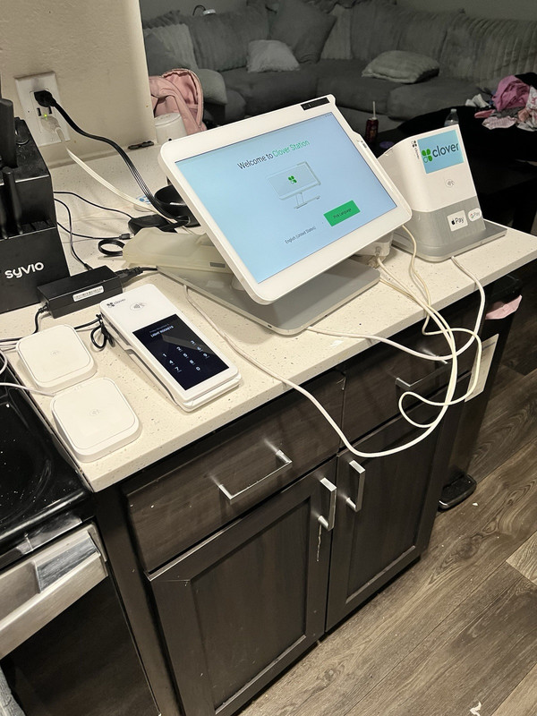 Clover Station POS Touchscreen w/ Customer Display, Contactless Reader