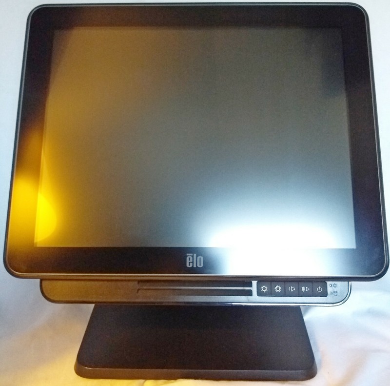 Elo X-Series ESY15x5 All-in-One Touchcomputer E922573 – i5, 8GB RAM, 128GB SSD