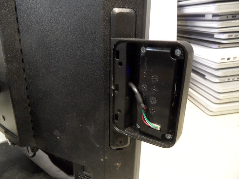 NCR Radiant P1535 7761-3012-8800 Terminal POSREADY 7 For Parts - Turned On gallery