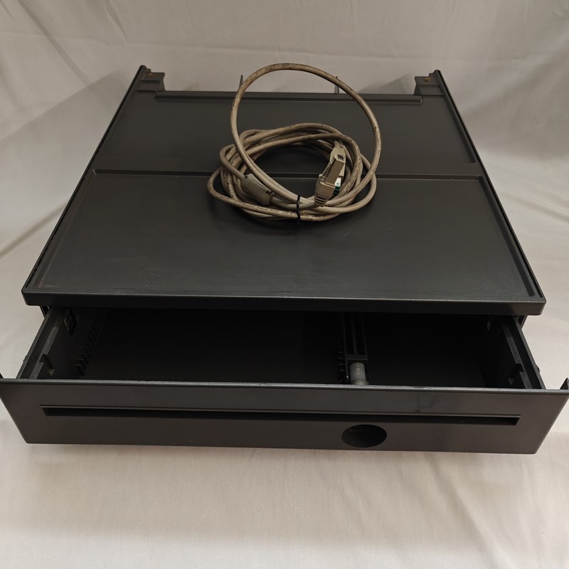 IBM TOSHIBA SurePOS 700 Cash Drawer 46N4451 w/12′ Cable – No Key Tumbler