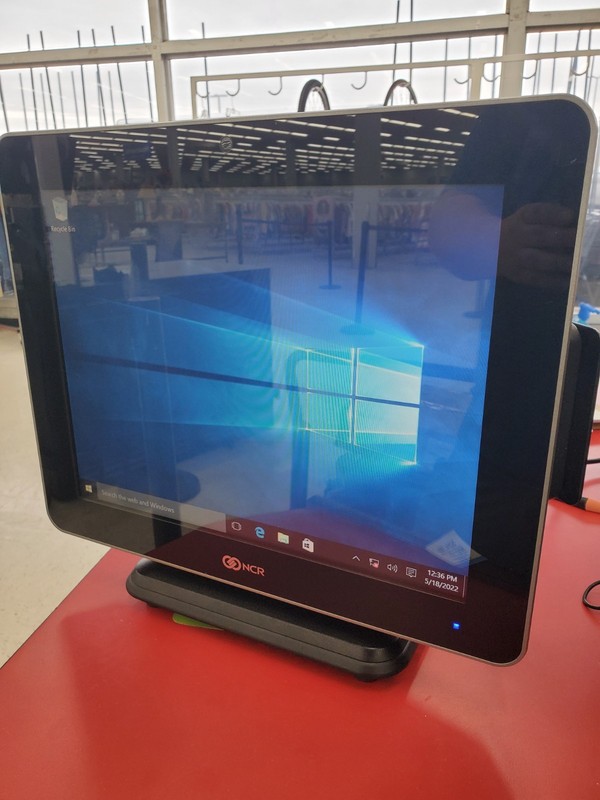 NCR 7761-3000-8800 POS 15″ Touchscreen Terminal Celeron N3160 1.6GHZ 4GB 223HD