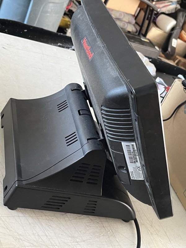 PioneerPos/Heartland All-In-One 15" LED 8GB RAM 64GB Hdd Pent-2.3Ghz Win10 Pro gallery