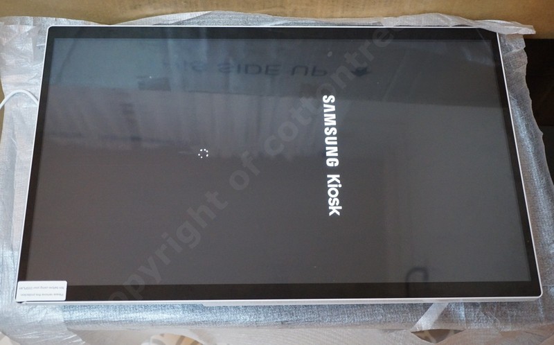 New OB Samsung KM24C-3 All-In-One 24 Full HD Windows Kiosk Touch Display Core-i3 gallery