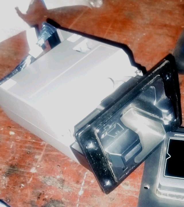 Verifone UX300 -WPWR credit Card Reader gallery