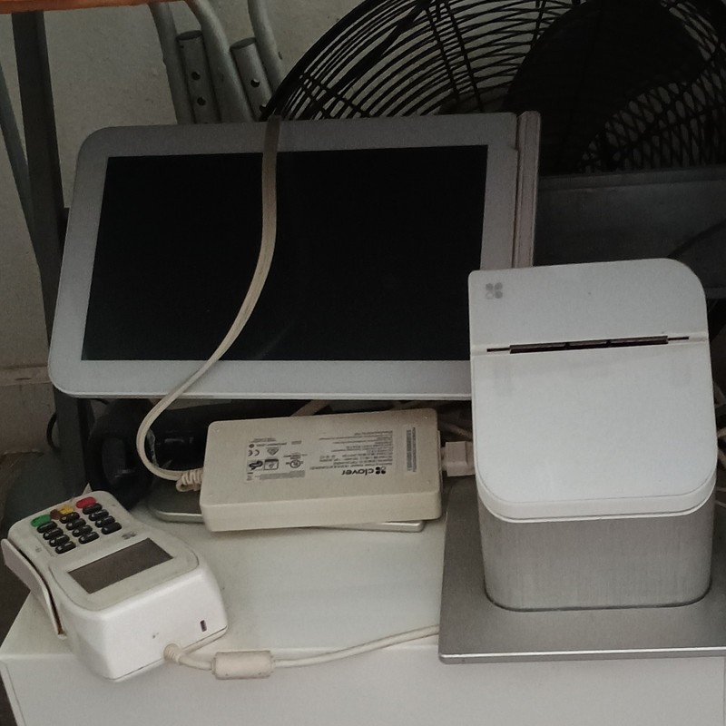 Clover POS System Touchscreen Terminal Receipt Printer Cash Drawer Card Reader gallery
