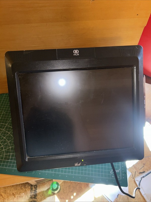 15″ Touchscreen POS Terminal 250GB? HD NCR 7616