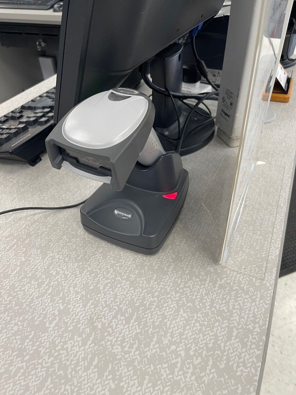 HP Computer, w/Ingenico, scanner, receipt printer, label printer & cash drawer gallery