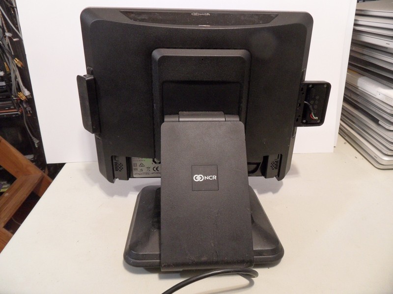 NCR Radiant P1535 7761-3012-8800 Terminal POSREADY 7 For Parts - Turned On gallery