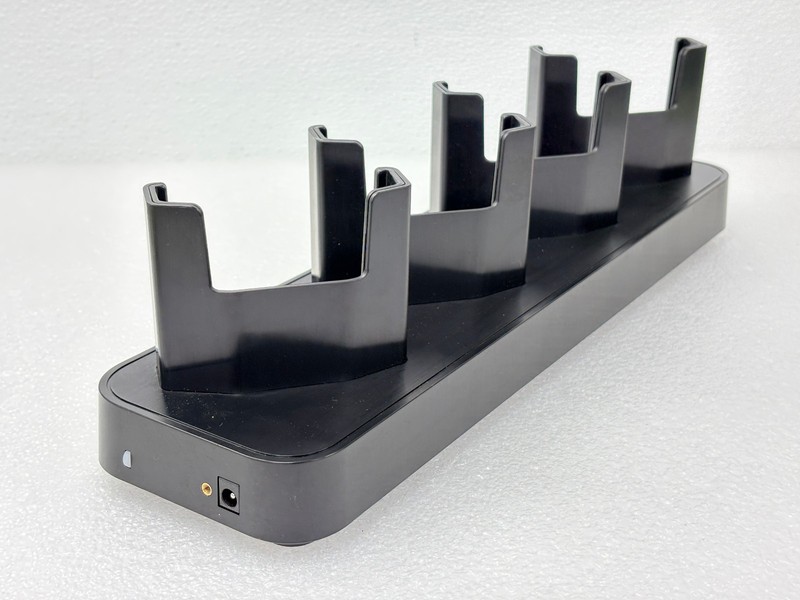 Pre Owned | Elo E526176 / ELO-KIT-M51-4-DEVICE-CHARGER M51 4 Unit Device Charger gallery